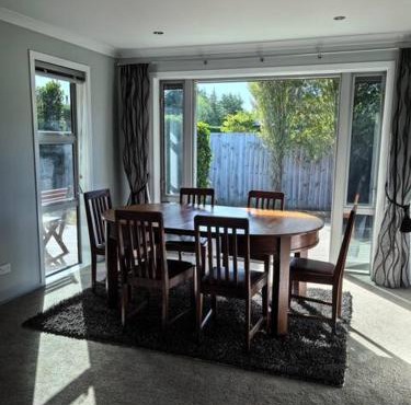 Peaceful and Modern 5 bedrooms family house in Rolleston in Christchurch