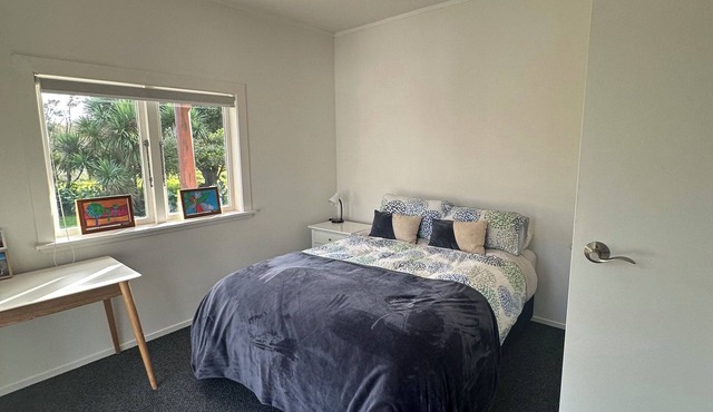 Perfect Multi Family Raumati Home - 4BR + 2BR Wing