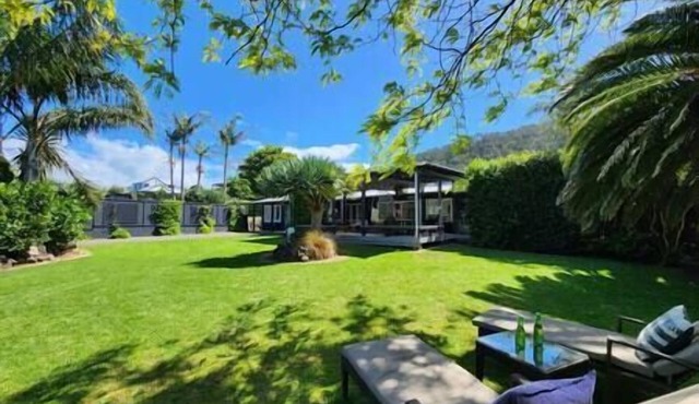 Pet friendly, big lawn and covered outdoor space to play, centrally located