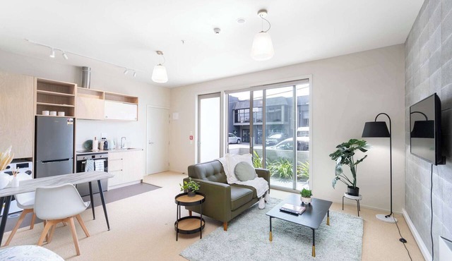 Petone Studio | Balcony | Near Beach + Shops in Lower Hutt