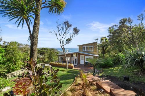 Piha - City Escape, Piha Holiday Home in Auckland