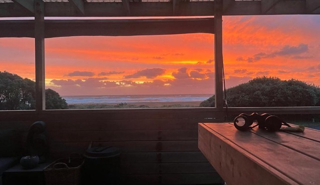 Piha Sunset Bach