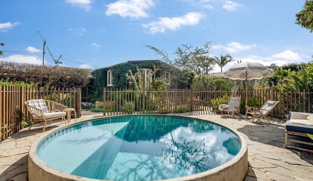 Pool + Fire Pit + Walk to Eden Park + Projector | Kingsland in Auckland