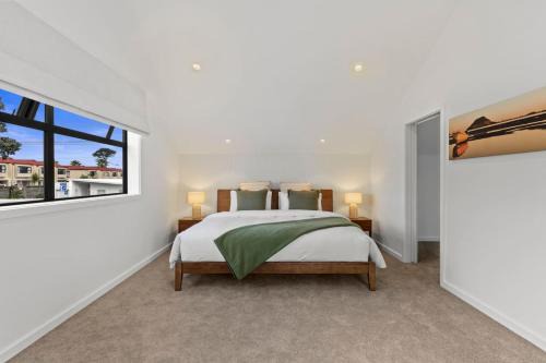 Premium Home with Sauna & Parking - Steps to Beach