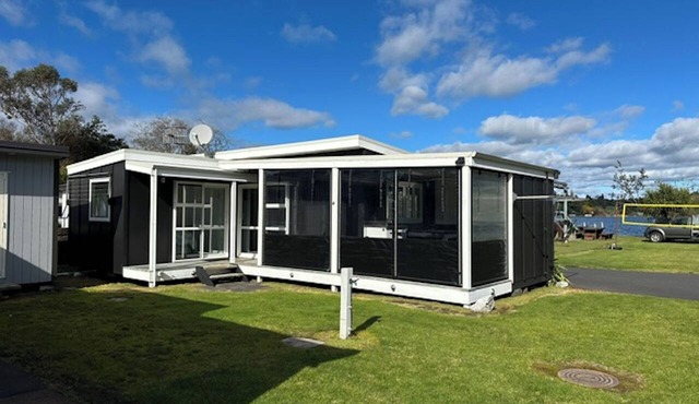 Premium Lakeview Cabin with Stunning Lake Views at Lake Rotoiti
