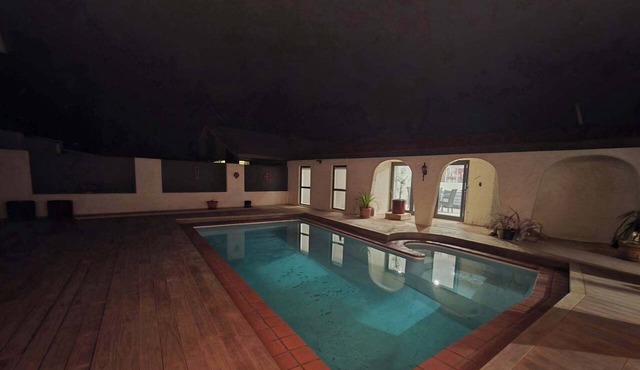 Private Oasis Studio | Pool Views, Split King & Rugby TV