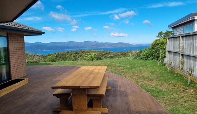 Private Room with Harbour View in Wellington