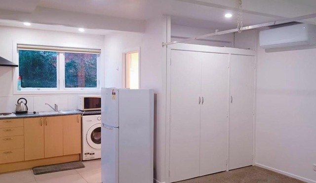 Private Studio with Ensuite & Own Entrance in Auckland