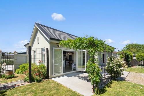 Provence on Cologne - Martinborough Holiday Home in Martinborough