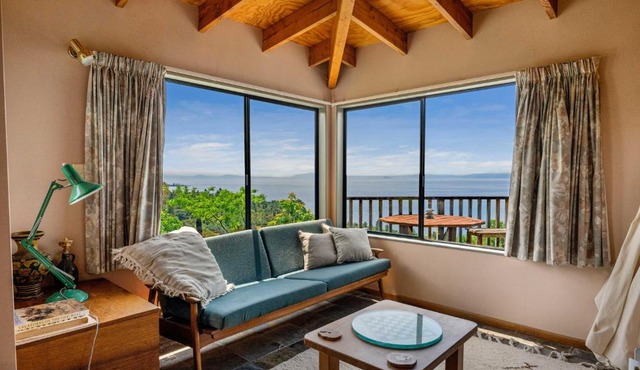 Pukawa Paradise - Pukawa Holiday Home in Omori