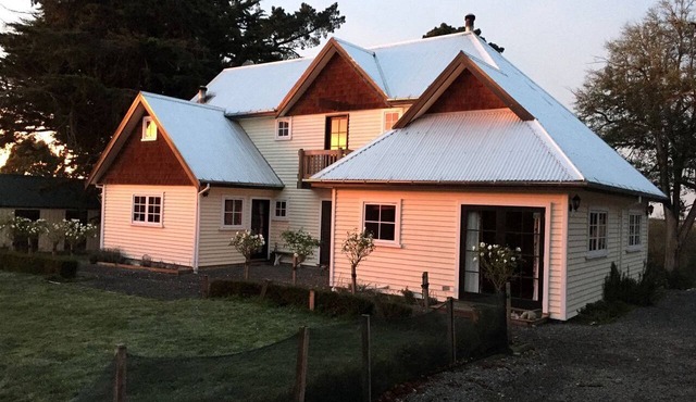 Recently Refurbished Cabin with Fantastic Views near Mount Hutt, New Zealand in Methven