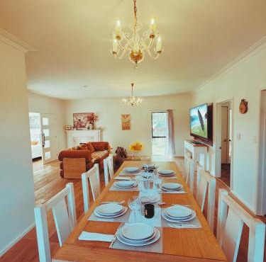 Redwoods Lodge - 6BR & 6BA - Large Groups - Free Parking in Rotorua