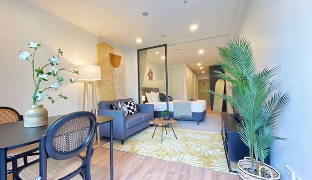 Relaxing Get Away Parkside CBD Studio, Pool & Gym