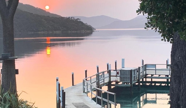 Resolution Bay in Ships Cove