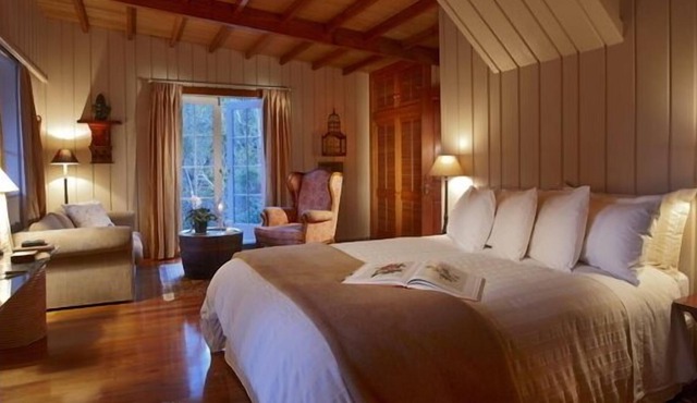 Retiro Park Lodge in Hira