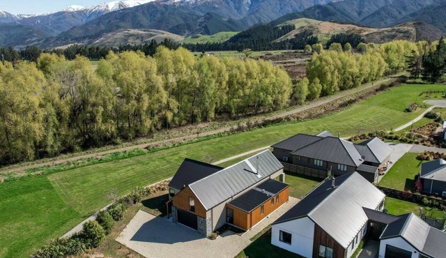 Riverside | BBQ & Fireplace | Reserve - HS519D in Hanmer