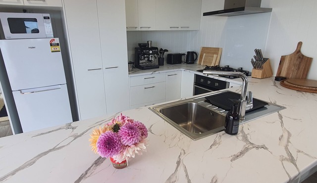 Romantic hideaway overlooking beautiful Castlepoint.