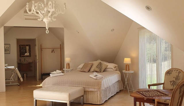 Romantic LUXURY loft in STUNNING Nature Retreat. in Tai Tapu