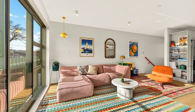 Rural City Life - centrally located apartment in Gore