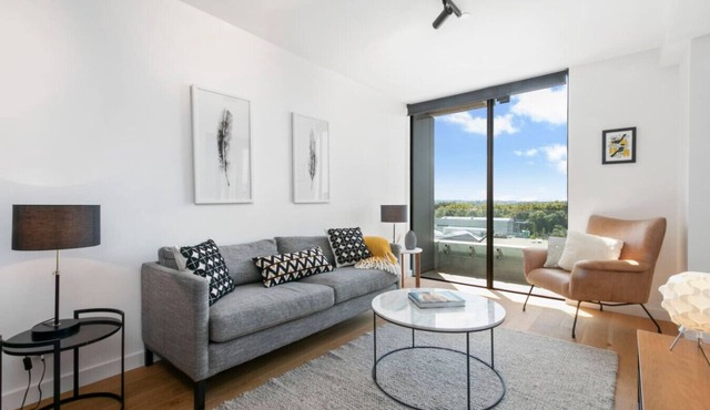 Sale St Apartment with Harbour Bridge Views