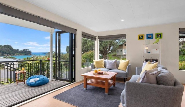 Sandy Feet Beach House in Onemana