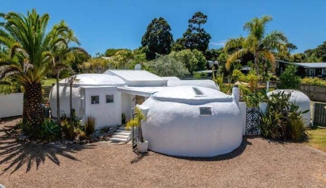Santorini on Sea View by Waiheke Pure - Close to beach, dome house, spacious and stylish in Waiheke Island