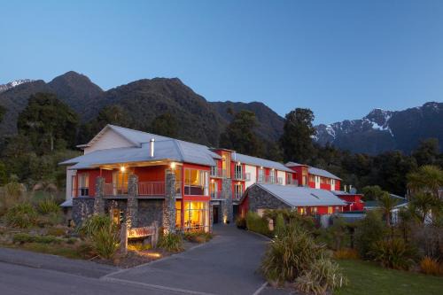 Scenic Hotel Te Weheka in Fox Glacier
