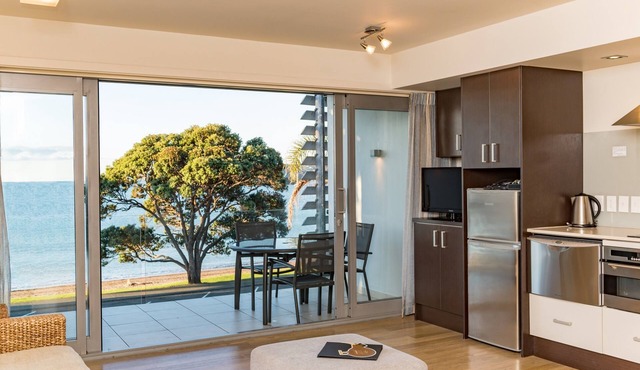 Sea Spray Suites