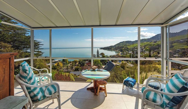 Sea Tide Views in Nelson
