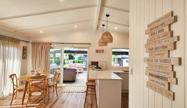 Seashell Cottage - cosy, newly renovated, central, close to shops and beach in Hahei