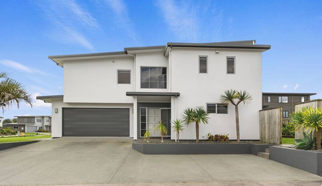 Seaside Getaway - Ruakaka Holiday Home