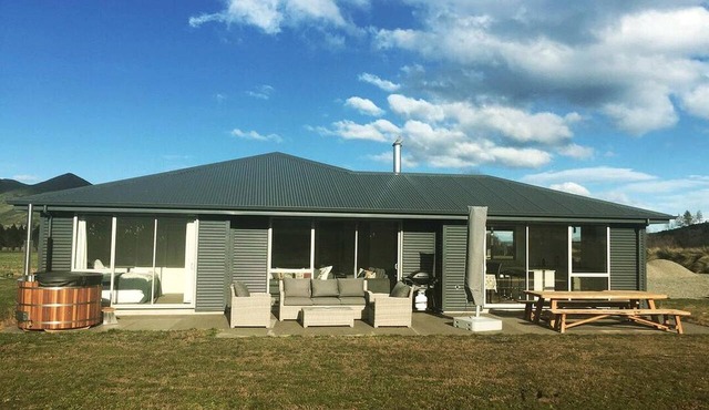 Secluded Cottage Rental near Opuha Conservation Area in Fairlie, South Island in Fairlie