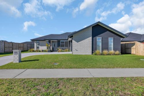 Serendipity - One Tree Point Holiday Home
