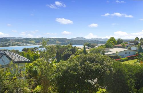 Serene at Snells - Snells Beach Bach in Auckland