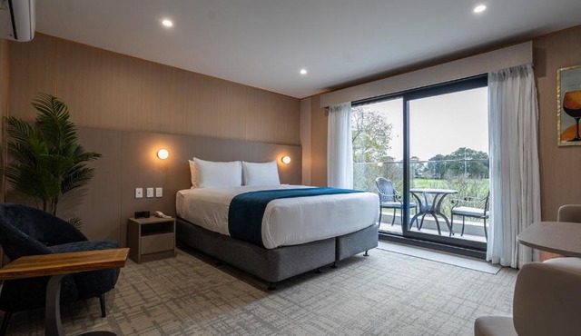 Serene suites in Hamilton