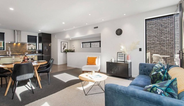 Simply The Best CBD 3 Mins Plus Garage in Christchurch