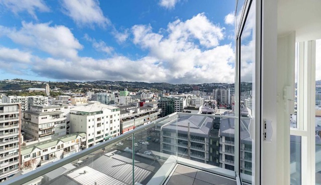 Skyline 2BR with Pool & Gym in Central Te Aro HydeLane in Wellington