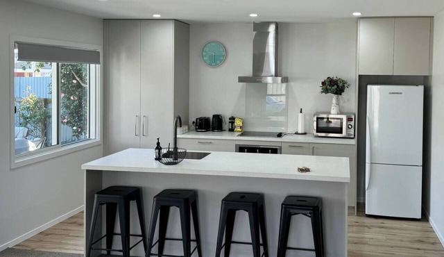 Smart New Home, 5m Walk to Shops