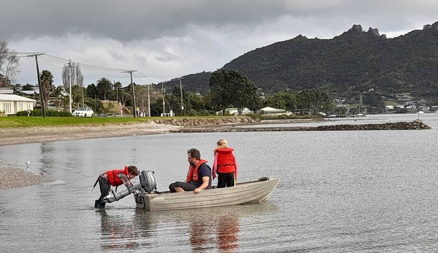 SNEAK A WEEKEND AWAY - go fishing . or not