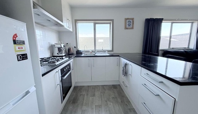 Solo, Couple, Groups 1-10 persons - 4 bedrooms full apartment in Auckland