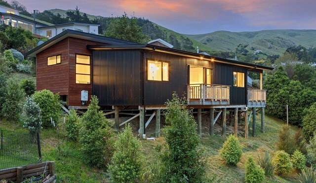 Spa Pool, Sea and Stunning Views | Cass Bay Escape in Cass Bay