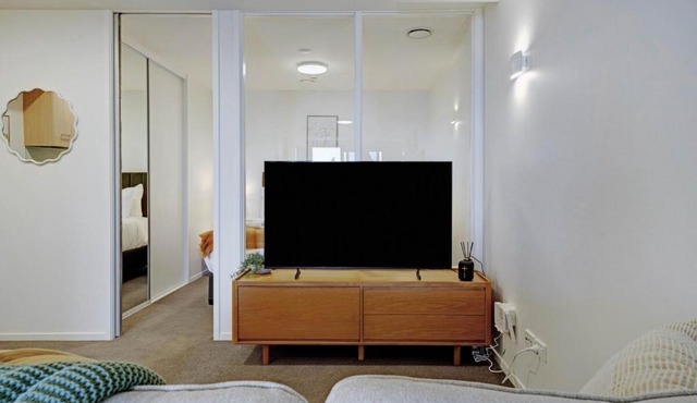 Spacious Comfort Stunning View Free Secure CarPark in Auckland