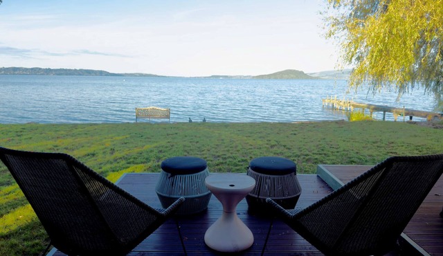 Stillwater Cottage - Lakefront, Spa & Kayaks