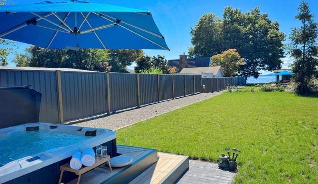 Stillwater Residence - Lakeview Serenity Retreat in Rotorua