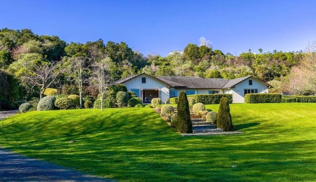Stunning and Spacious 5-Bedroom Home in Rotorua