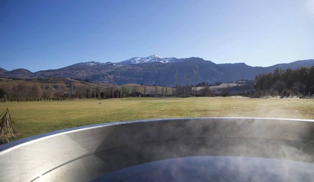 Stunning Chalet in Rural Queenstown in Speargrass Flat