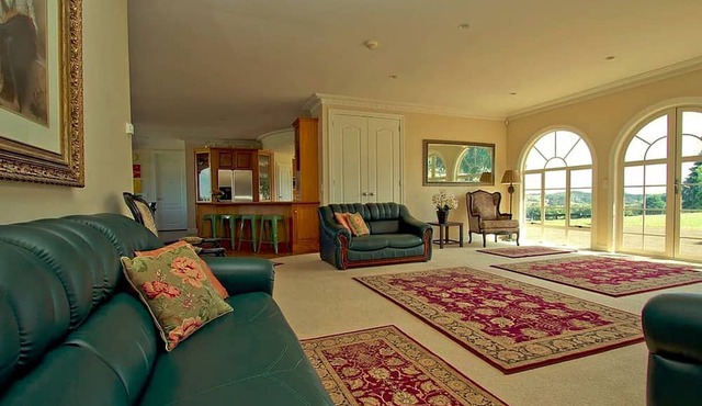 Stunning Countryside Getaway in Hamilton, North Island