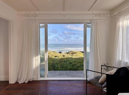 Stunning Ocean Views on the West Coast in Port Waikato