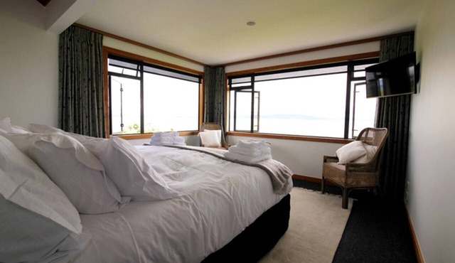 Stunning Sunny Suite Rental with Delicious Breakfast in Coromandel, New Zealand in Te Puru