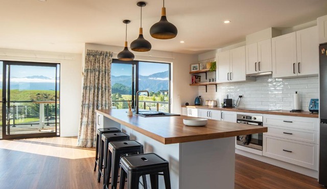Stunning Views, Contemporary, Escape - KK24113 in Kaikoura